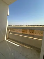 فرصة ذهبية للايجاربدون عمولة بعجمان بمنطة الجرف 3 – غرفة وصاله بناية جديدة اول ساكن اطلالة مميزة تصميمات فريدة : Image 2