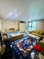 لقطة للبيع 3 غرف وصالة بمساحة واسعة البيع مع الفرش : Image 2