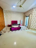 لقطة للبيع 3 غرف وصالة بمساحة واسعة البيع مع الفرش : Image 7