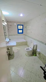 شقة للايجار غرفتين وصالة بدون عمولةشامل انترنت المجاز 3 : Image 8