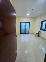 للإيجار السنوي غرفة وصالة مميزة بجوار مدرسة الحكمة موقع حيوي وقريب من كل الخدمات : Image 2