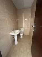 For annual rent, one-bedroom apartment with a hall : Image 5