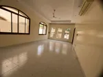A luxurious villa for rent in Al Mowaihat 1 close to all services : Image 5