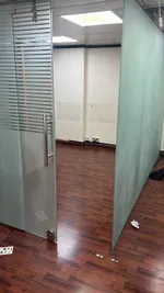 400 feet separate office : Image 3