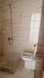 غرفه وصاله في الروضه 2 للايجار السنوي عجمان 2 حمام//A room and a hall in Al Rawda 2 for annual rent in Ajman, 2 bathrooms : Image 3