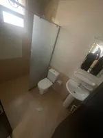 للايجار السنوي في النعيمية 2 عجمان غرفه وصاله ثاني ساكن 2 حمام : Image 2