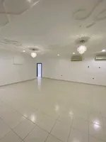 For annual rent, a ground floor villa with spacious areas : Image 4