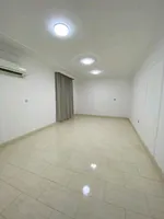 For annual rent, a ground floor villa with spacious areas : Image 8