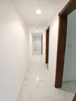 للبيع ثلاث غرفه صاله مع بلكونه 2 حمام مع جيم ومسبح وباكنيج : Image 4