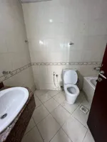 للايجار السنوي شقة غرفه وصاله مع بلكونه 2 حمام : Image 4