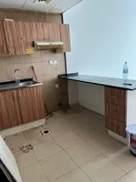 للايجار السنوي شقة غرفه وصاله مع بلكونه 2 حمام : Image 6