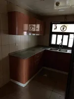 شقه للايجارالسنوي غرفه وصاله في الكورنيش في عجمان : Image 3