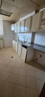 Two rooms and a hall with a balcony, 2 bathrooms, Al Jerf 3, opposite the university : Image 6