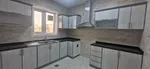 Two bedroom apartment, hall, 2 bathrooms and regular kitchen : Image 1
