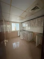 اكبرغرفه وصاله في عجمان مع خزاءن ف الحاءط : Image 2