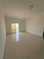 اكبرغرفه وصاله في عجمان مع خزاءن ف الحاءط : Image 4