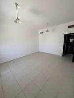 اكبرغرفه وصاله في عجمان مع خزاءن ف الحاءط : Image 6