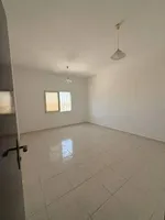 اكبرغرفه وصاله في عجمان مع خزاءن ف الحاءط : Image 7