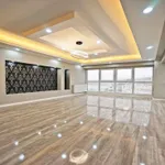 شقة فاخرة بإطلالة بحرية للبيع في جزيرة مريم بالشارقة : Image 4