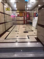 فرصة رائعة للعائلات أستوديو مميز للايجار السنوي مع مطبخ منفصل وتكييف مركزي : Image 1