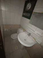 شقه للايجارالسنوي غرفتين وصاله النعيميه1 اطلاله مباشره علي الشارع الرئيسي في عجمان //Apartment for annual rent, two bedrooms and a hall, Al Nuaimiya 1, with a direct view of the main street in Ajman : Image 7