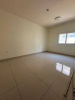 A room and a hall with a balcony, 2 bathrooms, and a private park in the kindergarten area behind the Hamdiya police station : Image 7