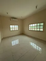 Two bedroom apartment with roof Al Mowaihat 3 close to Saudi German Hospital : Image 1