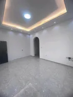 For monthly rent, a large unfurnished studio : Image 3