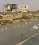 On Emirates Street, crossing 2, residential and investment land, buildings g+3 : Image 6