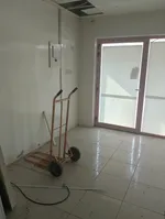 4 محلات للإيجار في اليرموك الشارقة يوجد أغراض مطعم : Image 3