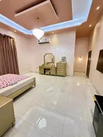 A special villa for rent in Al Khawanig directly on the roundabout : Image 4