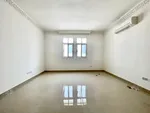 A large studio with excellent finishing for rent : Image 2