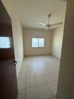 غرفتين وصاله مع خزان حائط وبلكونه مع 2 حمام : Image 4