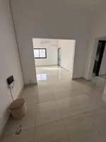 شقه غرفتين وع حماميين وبلكون للايجار السنوي بمنطقه البستان  امام مركز شرطه المدينه : Image 1