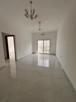 شقة غرفتين وصالة وبلكونة بناية جديده ثاني ساكن : Image 1