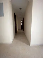 غرفتين وصاله مع بلكونه مع  2 حمام النعيميه 1 مقابل جسر غلفا : Image 1