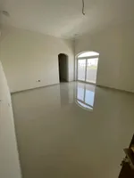 Villa for annual rent in Al Bateen, Al Ain : Image 7