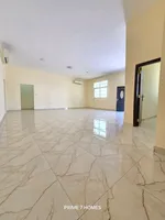 Five rooms and a large hall are attached for rent in Shakhbout in a prime location close to services : Image 3