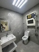 فيلا للايجار زاوية شارع وسكة مساحة واسعة 5غرف نوم مع غرفة طعام : Image 5