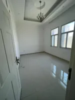 فيلا سكنية للإيجار السنوي  منطقة الياسمين ب عجمان  5 غرف نوم  + 6 حمامات غرفة خادمة + مجلس مستقل  مساحة الأرض: 3,400 قدم  السعر: 85,000 درهم سنوياً  الدفعات: 4 شيكات : Image 8