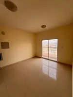 للايجار غرفه وصاله حمام وبلكونه تكييف مركزي مساحات واسعه و موقع مميز خلف السفير و مقابل الشارقه في النعيميه//For rent: One bedroom, living room, bathroom, and balcony. Central air conditioning. Spacious layout and prime location behind the Ambassador : Image 3