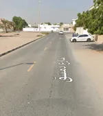 أرض زاوية ثلاث واجهات في الروضة 3 بسعر ممتاز — موقع استثماري نادر قرب شارع الشيخ خليفة : Image 4