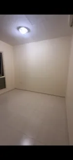 للبيع مجمع سكني في النيادات على الشارع : Image 1