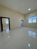A room and a hall : Image 4