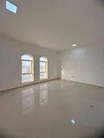 شقة للإيجار في زاخر, العين : Image 2