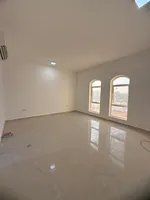 شقة للإيجار في زاخر, العين : Image 4