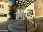 The room and hall of the first resident has a private entrance in Khalifa A : Image 1