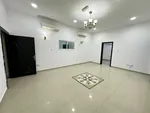 Three rooms and a hall for rent in Khalifa City A : Image 3