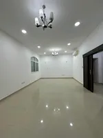 Three rooms and a hall for rent in Khalifa City A : Image 4