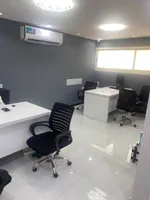 🏢 مكتب للبيع – عجمان / الروضة 2 📍 الموقع: شارع الشيخ عمار – موقع مميز  ✨ مواصفات المكتب:  المساحة: 800 قدم² (أرضي + ميزانين)  مجهز بالكامل:  8 مكاتب  خزائن ملفات  4 مكيفات  كاميرات مراقبة  خدمة إنترنت  غرفة خاصة بالمدير  استقبال للعملاء  عقد إيجار سن : Image 2